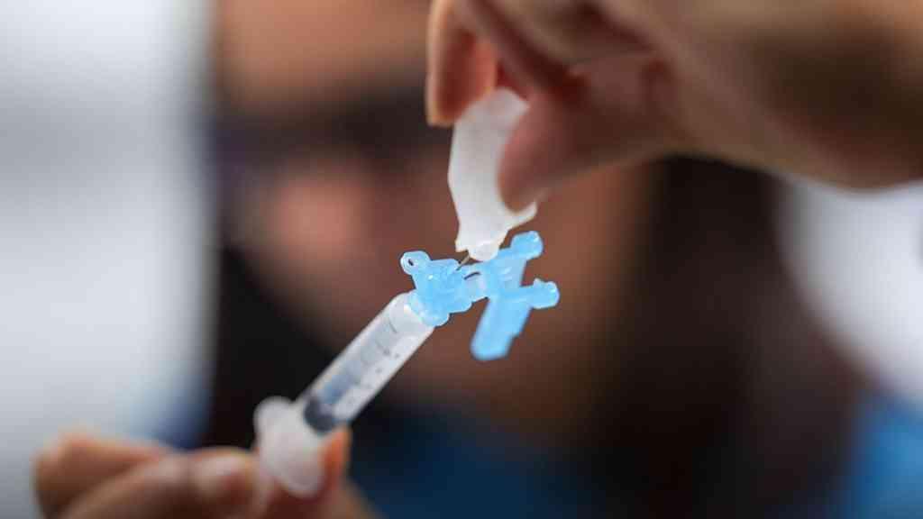 OMS destaca ameaça de surtos a avanços na imunização global | Vacinas salvaram mais de 150 milhões em 50 anos, destaca entidade